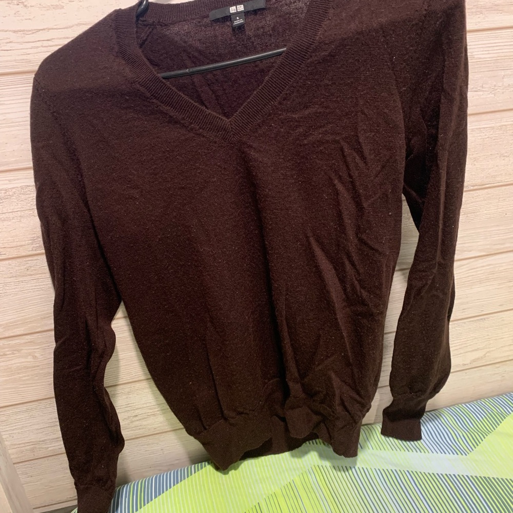 Uniqlo Women's V-Neck Sweater - Dark Brown
